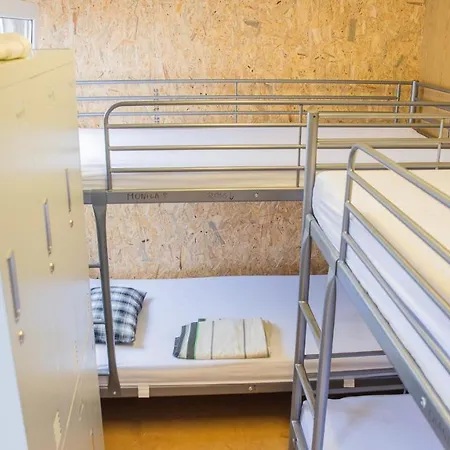 Surfhostel Surf Wioska אכסניה